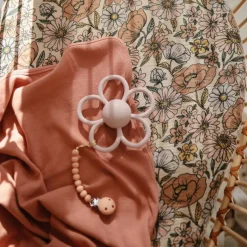 Zawieszka silikonowa na smoczek Hera - Powder Pink