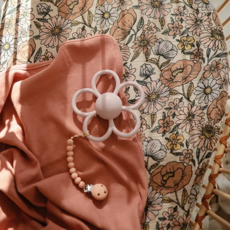 Zawieszka silikonowa na smoczek Hera - Powder Pink
